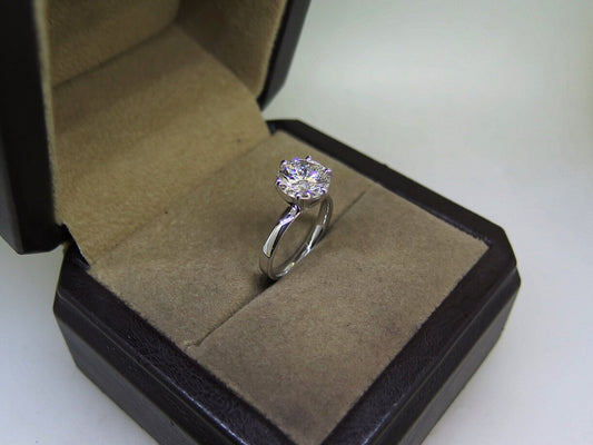 6-Claw Diamond Solitaire Engagement Ring | Classic Design with Timeless Brilliance